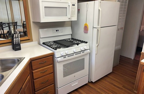 Houghton Lake House | Cozy 2-bedroom mobile home with AC in lovely Houghton Lake, sandy oaks resort.