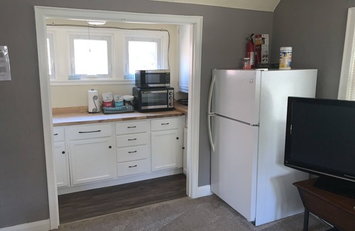 Cleveland Apartment | Cozy and clean one bedroom retreat!