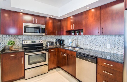 Sunny Isles Beach Condo | Cozy condo w/city views just 500ft from the beach | WIFI + Parking