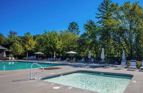 Summer Village Cottage | Cozy Cottage @ Summer Village w/access to pond, pools, restaurant & activities!