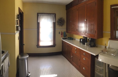 Wisconsin Rapids House | Cozy home with large porch near downtown riverfront, dining and entertainment