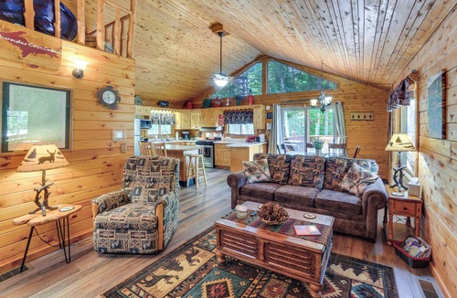 Steuben Cabin | Cozy Manistique Cabin w/Deck, Grill & Fire Pit!