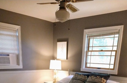 Harbor Springs Ski Chalet | Cozy Summer or Ski retreat w/firepit and hot tub