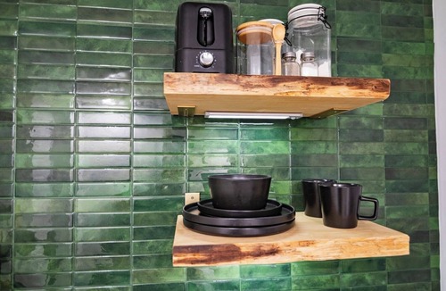 Waldorf Apartment | Cozy Winter 2BR Near DC Fire Pit + Cocoa Bar