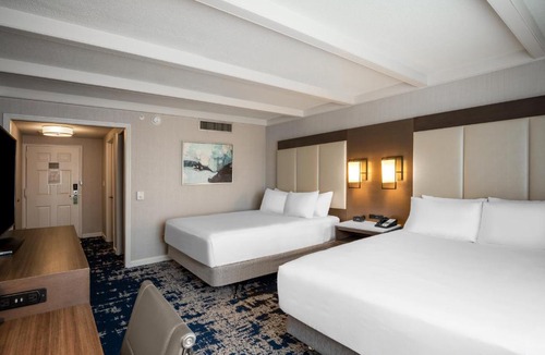 Newtonville Hotel | Crowne Plaza Albany - The Desmond Hotel