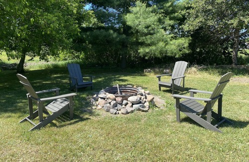 Petoskey House | Cute and Cozy farm house on 1 acre. Serene views. A Gem!