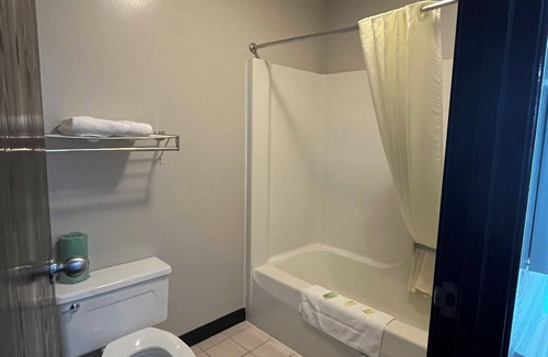 Bad Axe Hotel | Days Inn by Wyndham Bad Axe