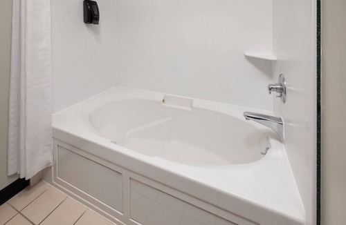 Bad Axe Hotel | Days Inn by Wyndham Bad Axe