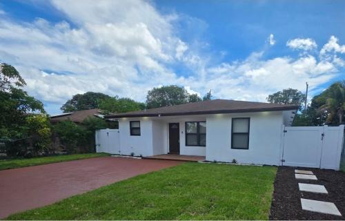 Delray Beach House | Delray Beach Sunshine - 5 minutes from beach!