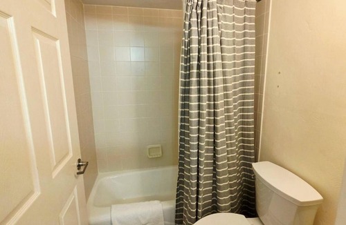 Ortona Park Apartment | Direct Oceanfront 1 bedroom w/kitchen & balcony