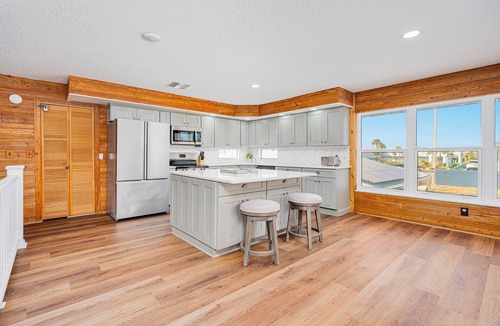 Ormond-by-the-Sea House | Direct, Oceanfront Pool Home-Margarita Manor