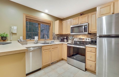 Boyne Falls Condo | Disciples 688 Condo | Ski in/Ski out | Upper Level | Fireplace | Sleeps 10