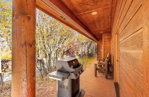 McCall Cabin | Dog-friendly McCall home -near bike trails