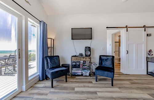 Gold Beach House | Dog-friendly oceanside home w/WiFi, ocean views, private W/D, deck, & fireplace