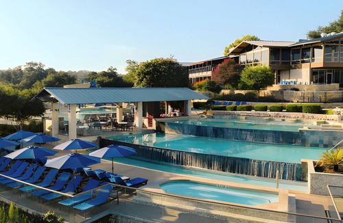Lakeway Hotel | Double Queen with Balcony at Lakeway Resort & Spa, Pool
