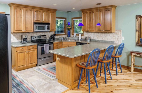 Fish Creek House | Downtown Fish Creek, Sleeps 6 - Yellow Birch Cottage