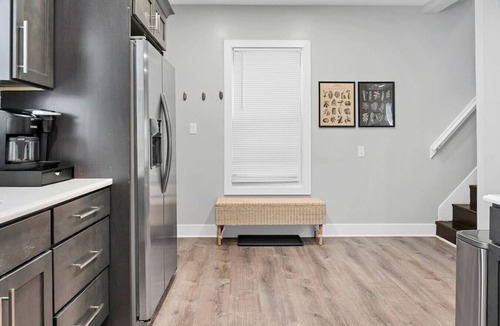 New Haven House | Downtown Groups | Walk to Yale | Backyard +Parking