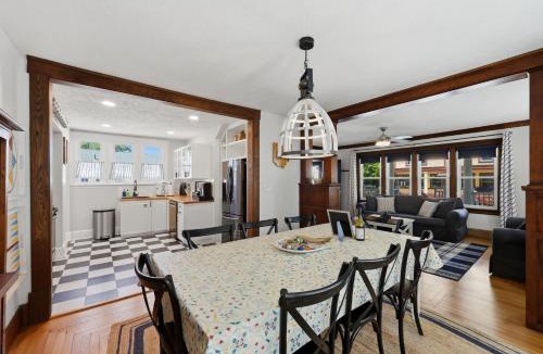 Geneva-on-the-Lake House | Dragonfly Guest House-GOTL Strip