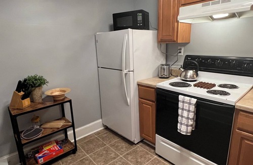 Winchester Apartment | Dreamweaver — 1BR 1BA just two blocks from the downtown walking mall