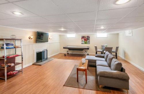 Libertyville House | DT Libertyville home With 2 Fireplaces by Navy Base