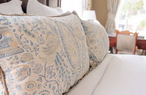 Fredericksburg Bed & Breakfast | Elegant Boutique Fredericksburg Stay Steps to Downtown