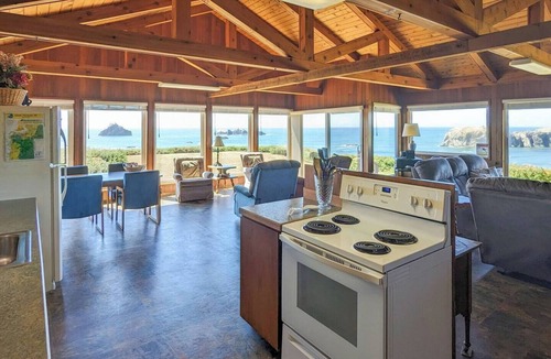 Bandon House | Endless Views Beach House