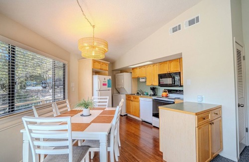 Lakeway Villa | Engelman`s Daisy #11 - Elevated Treehouse with Pool & Hot Tub Access