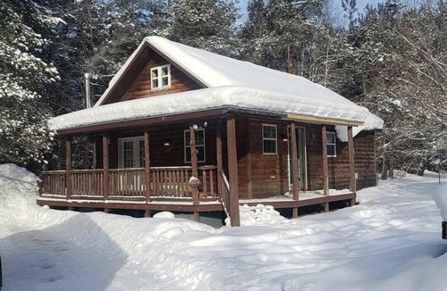 Newberry Cabin | Enjoyable 2 bedroom cabin with loft in charming Newberry perfect for a getaway!