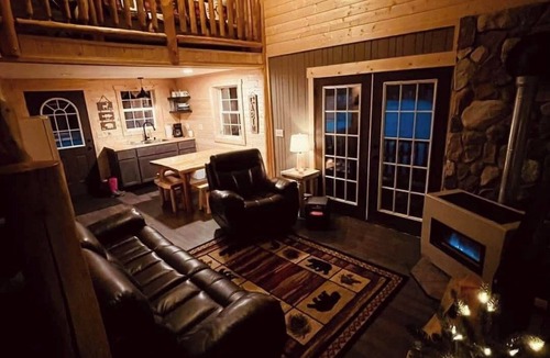 Newberry Cabin | Enjoyable 2 bedroom cabin with loft in charming Newberry perfect for a getaway!