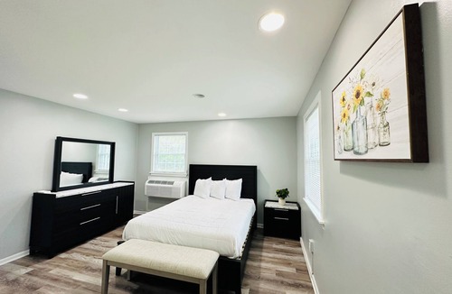 Egg Harbor Township House | Entire Home , 2Queen bed, 1.5 BR , Pets , Event , Experiences