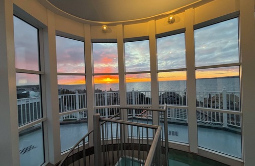 Bay Harbor Condo | Experience luxury at The Pinnacle 510 in Bay Harbor, featuring 2 King beds and stunning lake views.