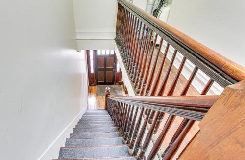 Newburgh Apartment | Explore & Work! Stylish Washington Heights Duplex