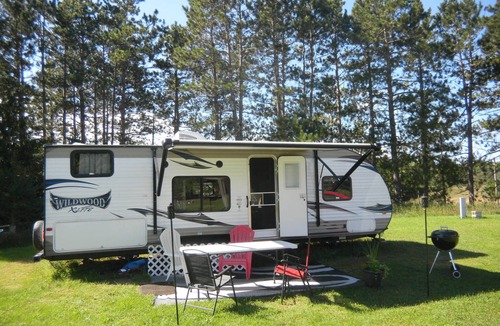 Thompsonville House | FAMILY Camper one mile from Crystal Mountain Family Resort