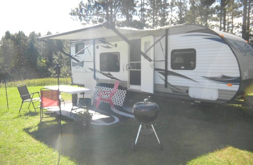 Thompsonville House | FAMILY Camper one mile from Crystal Mountain Family Resort