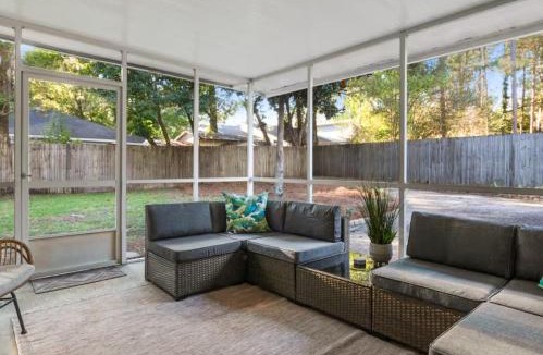 Daphne House | Family or Group Getaway Spacious Home - Porch - Sleeps 10