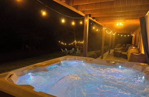 Round Hill House | Farm Vista: Cozy Suite & Views/Hot Tub