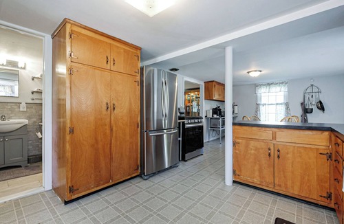 Putnam Lake House | Farmhouse & Private yard in Patterson NY