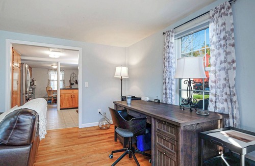 Putnam Lake House | Farmhouse & Private yard in Patterson NY