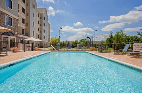 Cheyney Apartment | Free Breakfast. Seasonal Outdoor Pool. Gym. Your Next Trip!