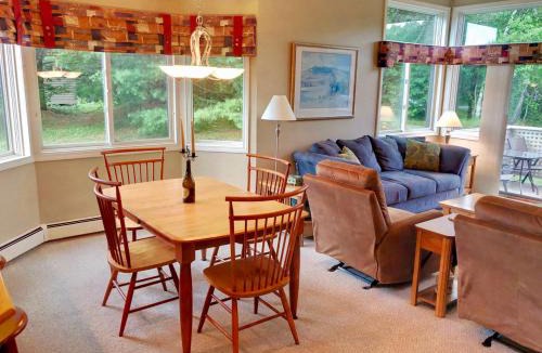 Carroll Villa | G4 Modern home with AC within walking distance of golf course and Mt Washington Hotel