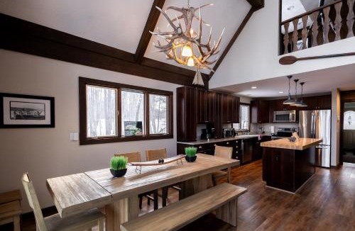 Michaywe House | Game Room Cabin Pool & Hot Tub Access