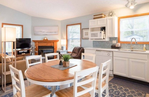 Saugatuck Cottage | Goshorn Lake Resort Cottage #25