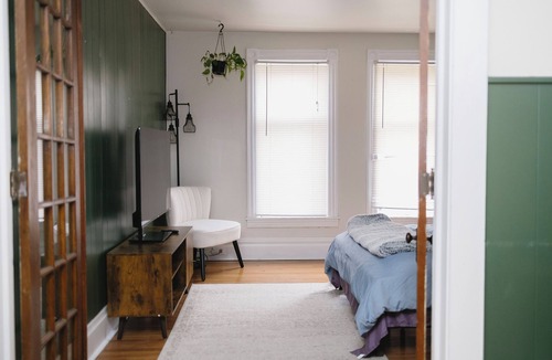 Midtown Apartment | Grand Rapids Urban Retreat