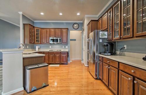 The Commons House | Great for Groups: Bayside Resort Home w/Patio
