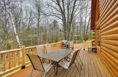 Hope Cabin | Group Fun on Tittabawassee River! Large Log Cabin