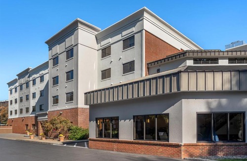 McKownville Hotel | Hampton Inn Albany-Western Ave/University Area, NY