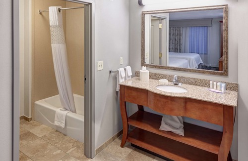 Cedar Rapids Hotel | Hampton Inn & Suites Cedar Rapids - North