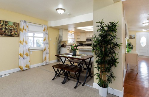 Happy Valley House | Happy Valley Bright Urban House With Wifi Preview listing