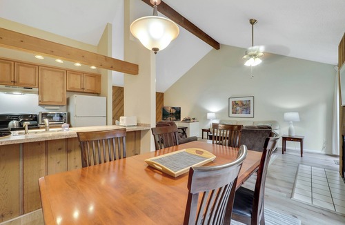 Harbor Springs Condo | Harbor Cove #14, Near Skiing, Golf & Downtown