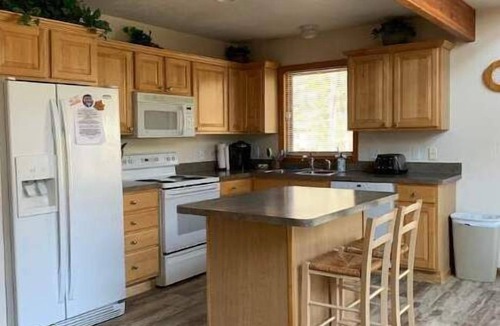 Harbor Springs Ski Chalet | Harbor Springs Vacation Rental-Thanksgiving open now